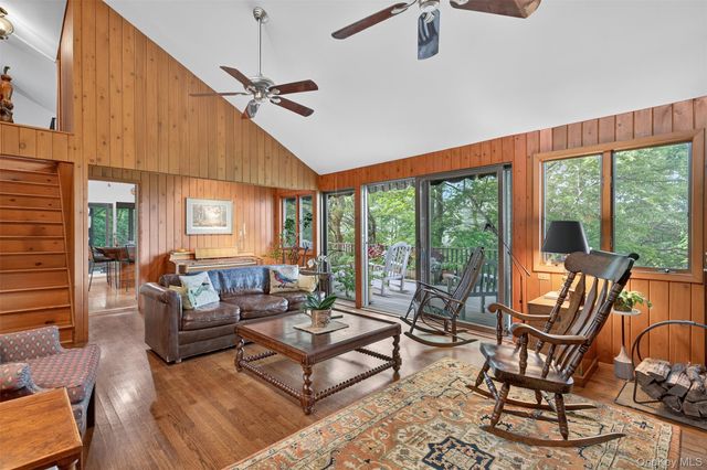 10 Abbott Lane, Cornwall On Hudson, NY 12520