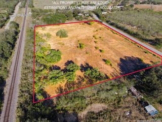 00 Speed Ave, Moore, TX 78057