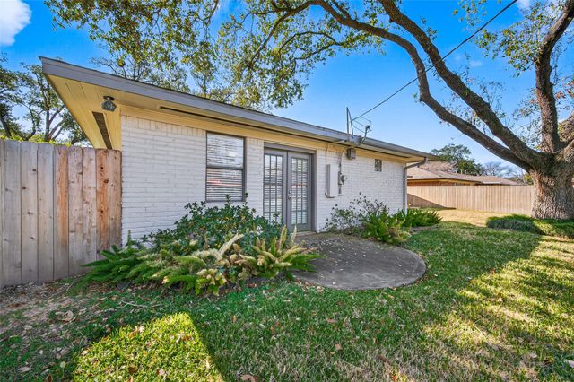 5426 Wigton Drive, Houston, TX 77096