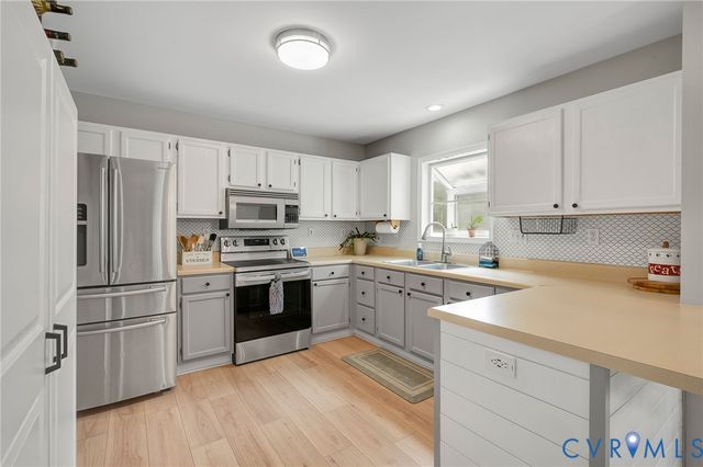 7467 Zorbas Ln, Mechanicsville, VA 23111