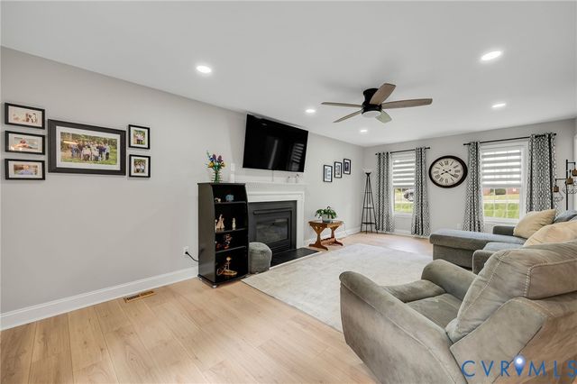 7467 Zorbas Ln, Mechanicsville, VA 23111