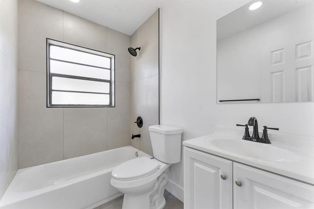 481 NW 2nd Terrace, Deerfield Beach, FL 33441