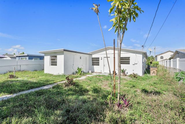 481 NW 2nd Terrace, Deerfield Beach, FL 33441