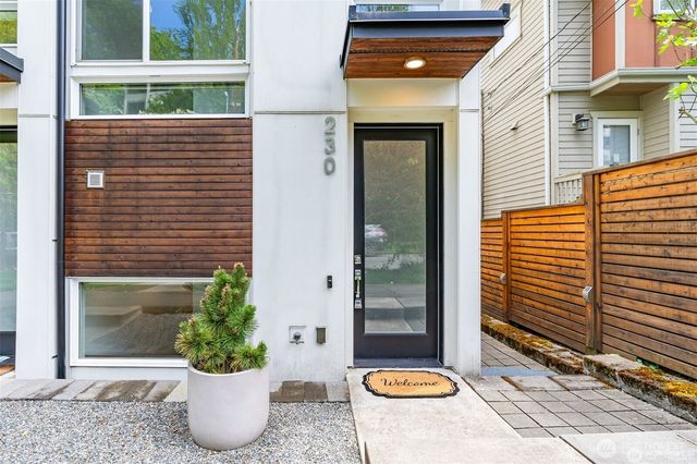 230 26th Avenue E, Seattle, WA 98112