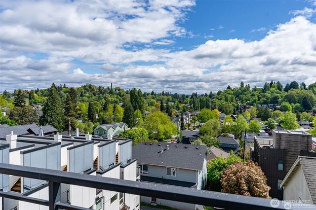 230 26th Avenue E, Seattle, WA 98112