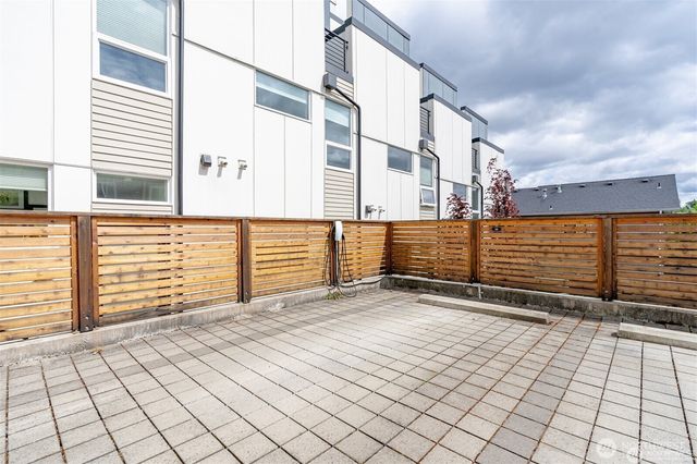 230 26th Avenue E, Seattle, WA 98112