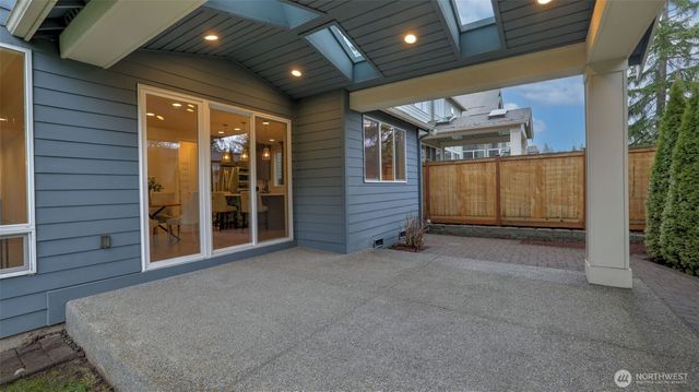 21801 SE 1st Street, Sammamish, WA 98074