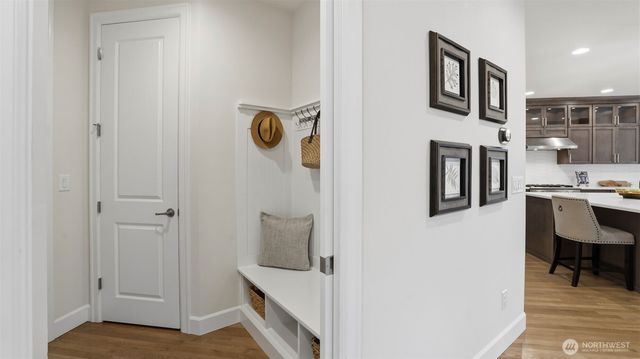 21801 SE 1st Street, Sammamish, WA 98074