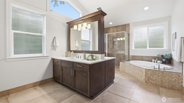 21801 SE 1st Street, Sammamish, WA 98074