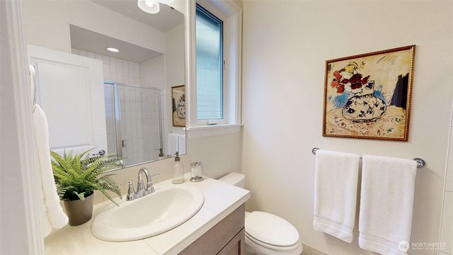 21801 SE 1st Street, Sammamish, WA 98074