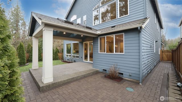 21801 SE 1st Street, Sammamish, WA 98074