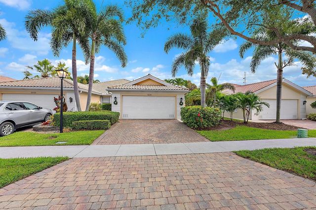 8229 Saint Johns Court, Wellington, FL 33414