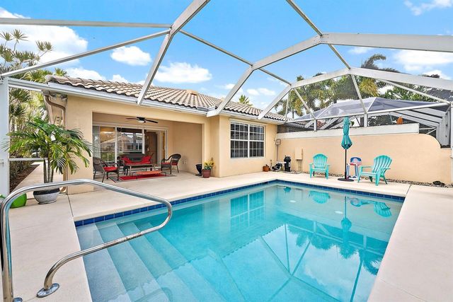 8229 Saint Johns Court, Wellington, FL 33414