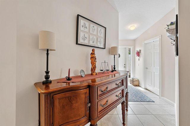8229 Saint Johns Court, Wellington, FL 33414