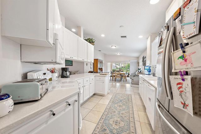 8229 Saint Johns Court, Wellington, FL 33414