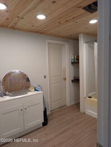 110 SILVER LAKE Drive, Hawthorne, FL 32640