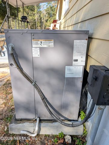 110 SILVER LAKE Drive, Hawthorne, FL 32640