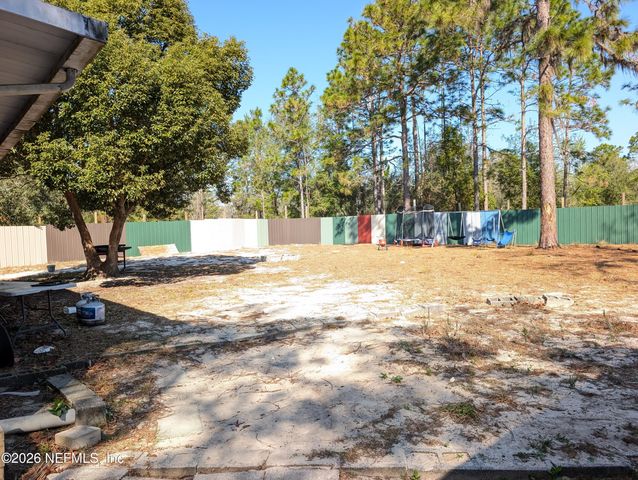 110 SILVER LAKE Drive, Hawthorne, FL 32640