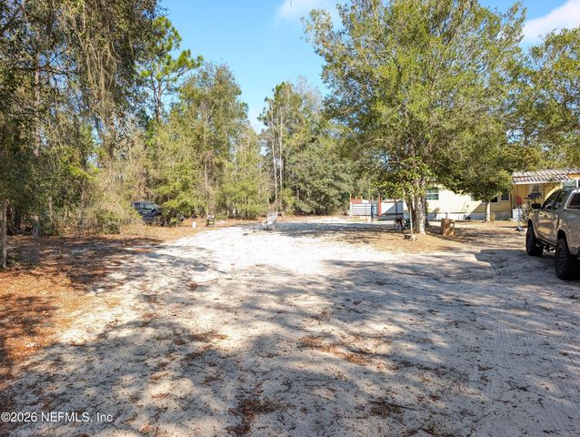 110 SILVER LAKE Drive, Hawthorne, FL 32640