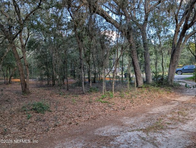 110 SILVER LAKE Drive, Hawthorne, FL 32640