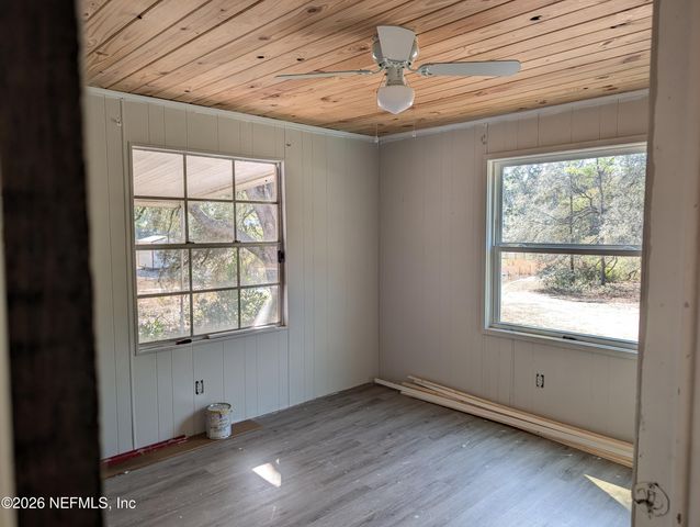 110 SILVER LAKE Drive, Hawthorne, FL 32640