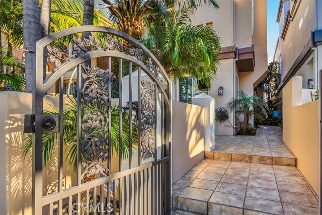 622 22nd, Huntington Beach, CA 92648