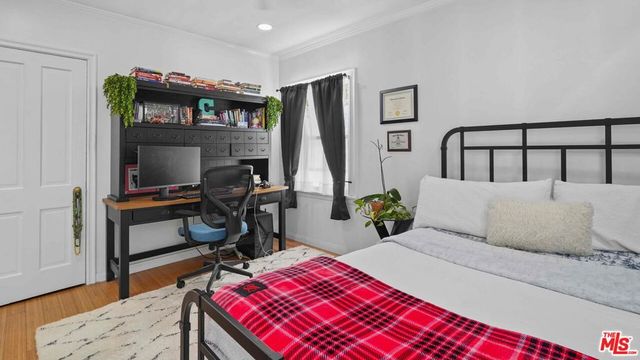 3801 Sutro Avenue, Los Angeles, CA 90008