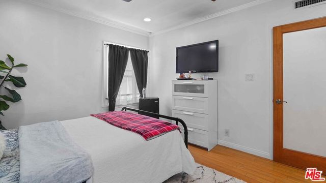 3801 Sutro Avenue, Los Angeles, CA 90008