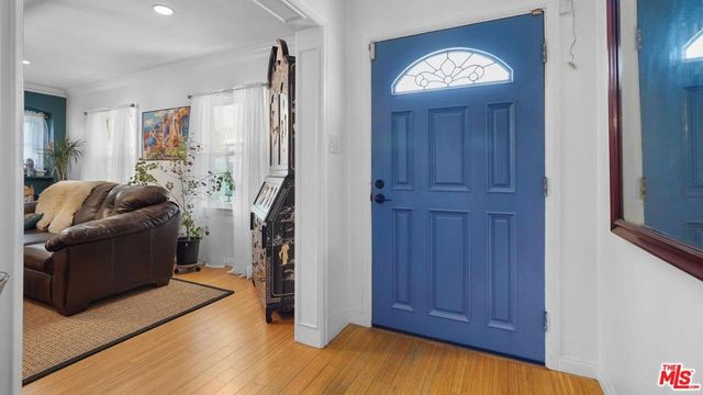 3801 Sutro Avenue, Los Angeles, CA 90008