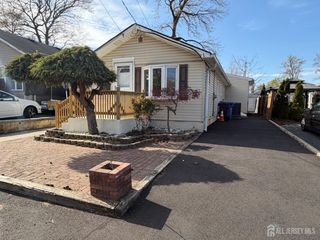 226 Outlook Boulevard, Keyport, NJ 07735