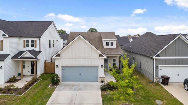 2237 Firelight Way, Ooltewah, TN 37363