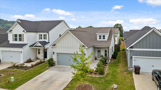 2237 Firelight Way, Ooltewah, TN 37363