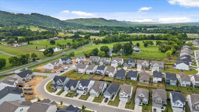 2237 Firelight Way, Ooltewah, TN 37363
