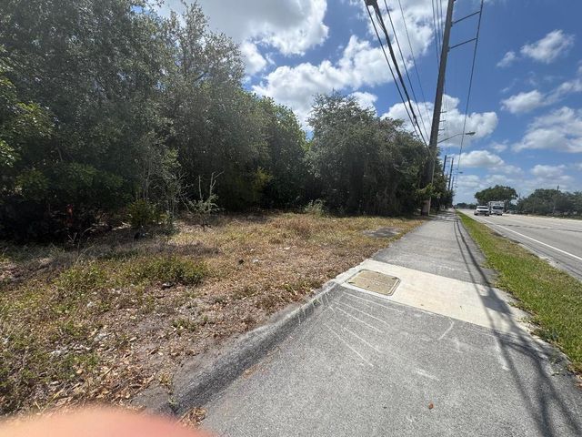 3358 S Jog Road, Greenacres, FL 33467