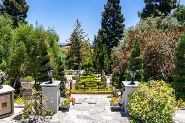 5405 Vineyard Drive, Paso Robles, CA 93446