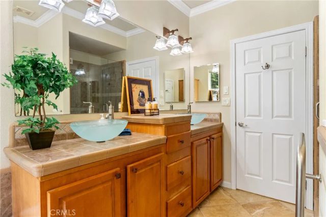 5405 Vineyard Drive, Paso Robles, CA 93446