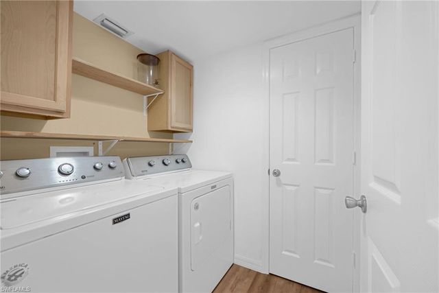 3250 Cypress Glen WAY 423, Naples, FL 34109