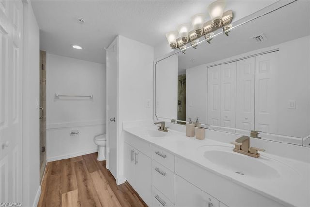 3250 Cypress Glen WAY 423, Naples, FL 34109