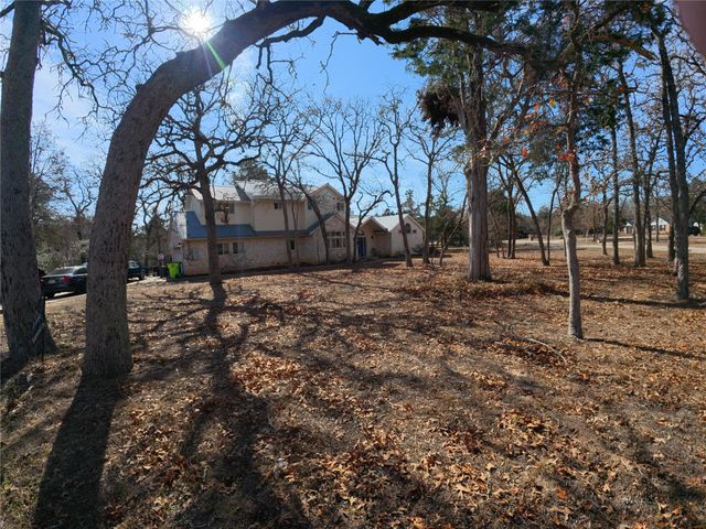 119 Briarwood LN, Elgin, TX 78621