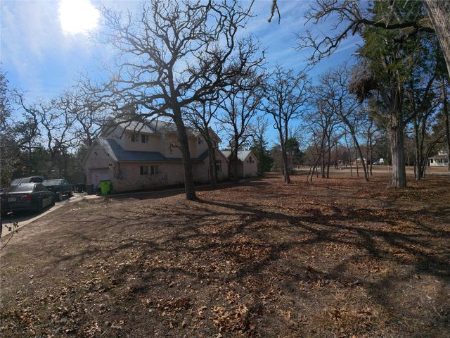 119 Briarwood LN, Elgin, TX 78621