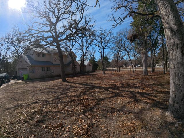 119 Briarwood LN, Elgin, TX 78621