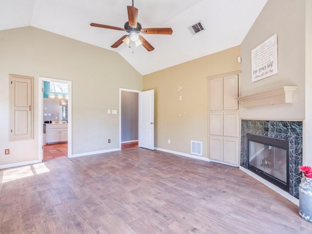 119 Briarwood LN, Elgin, TX 78621