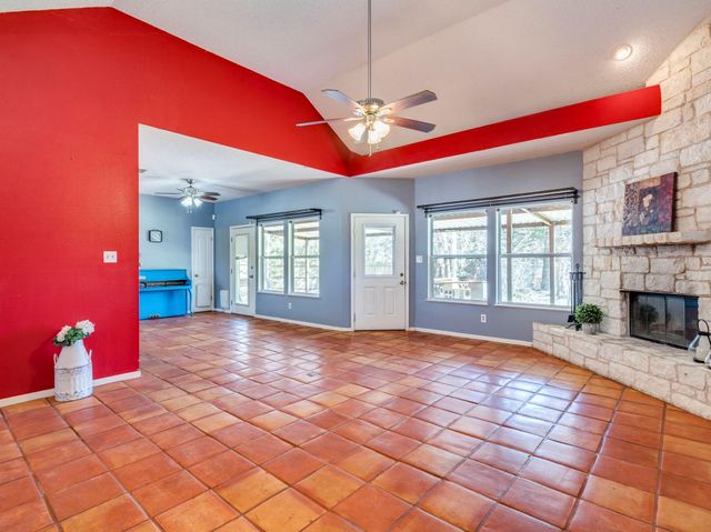 119 Briarwood LN, Elgin, TX 78621