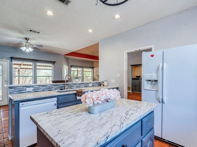 119 Briarwood LN, Elgin, TX 78621