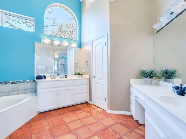 119 Briarwood LN, Elgin, TX 78621