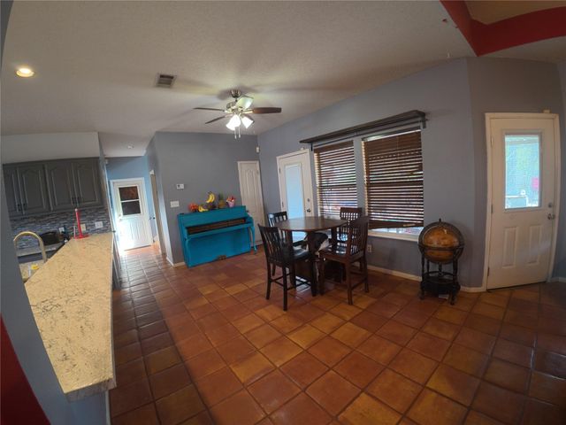 119 Briarwood LN, Elgin, TX 78621