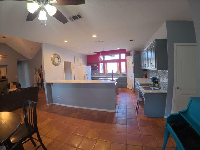 119 Briarwood LN, Elgin, TX 78621