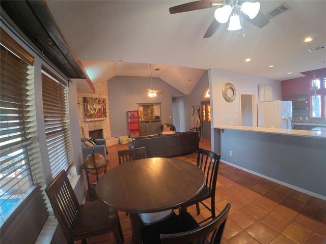 119 Briarwood LN, Elgin, TX 78621