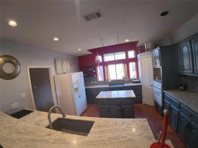 119 Briarwood LN, Elgin, TX 78621