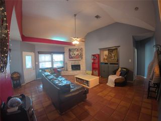 119 Briarwood LN, Elgin, TX 78621